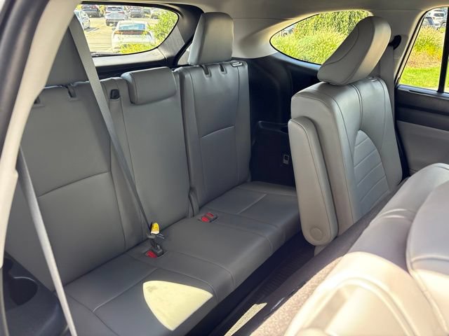 Used 2023 Toyota Highlander XLE AWD/4WD image 32