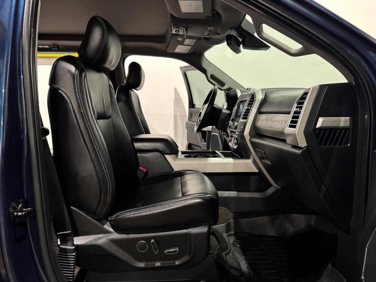 Used 2017 Ford F250 Lariat w/ Lariat Ultimate Package image 20