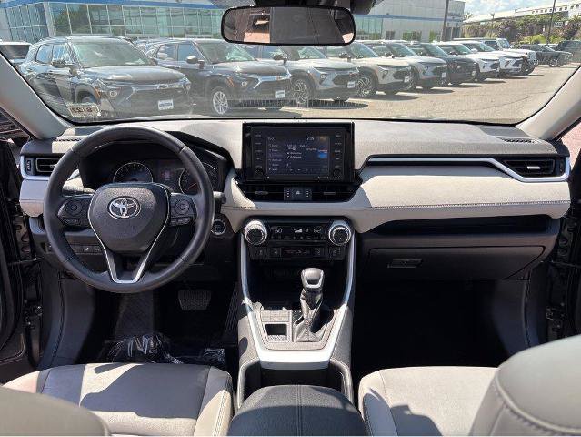 Used 2022 Toyota RAV4 XLE Premium AWD/4WD image 9
