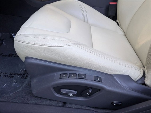 Used 2018 Volvo V60 T5 Dynamic w/ Vision Package image 14