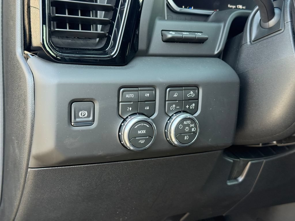 New 2026 GMC Sierra 2500 AT4 w/ AT4 Premium Plus Package AWD/4WD image 17
