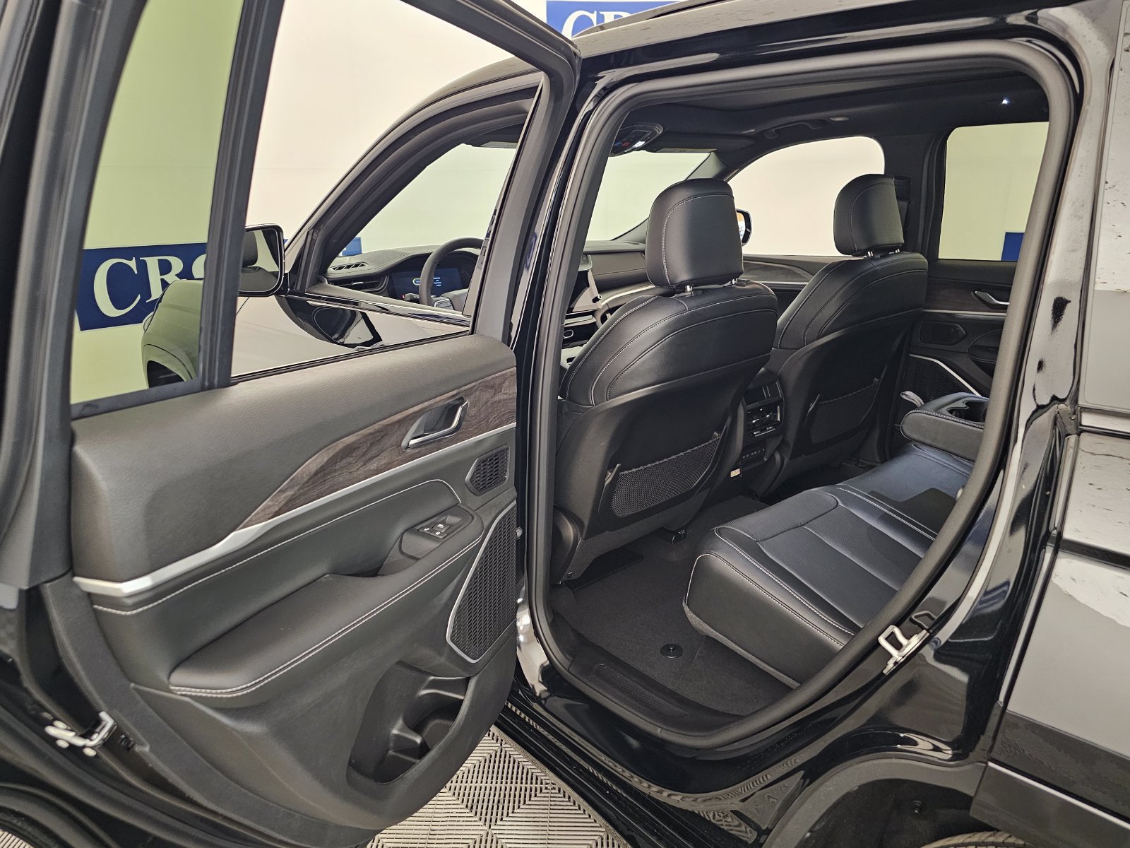 New 2026 Jeep Grand Cherokee Limited AWD/4WD image 38