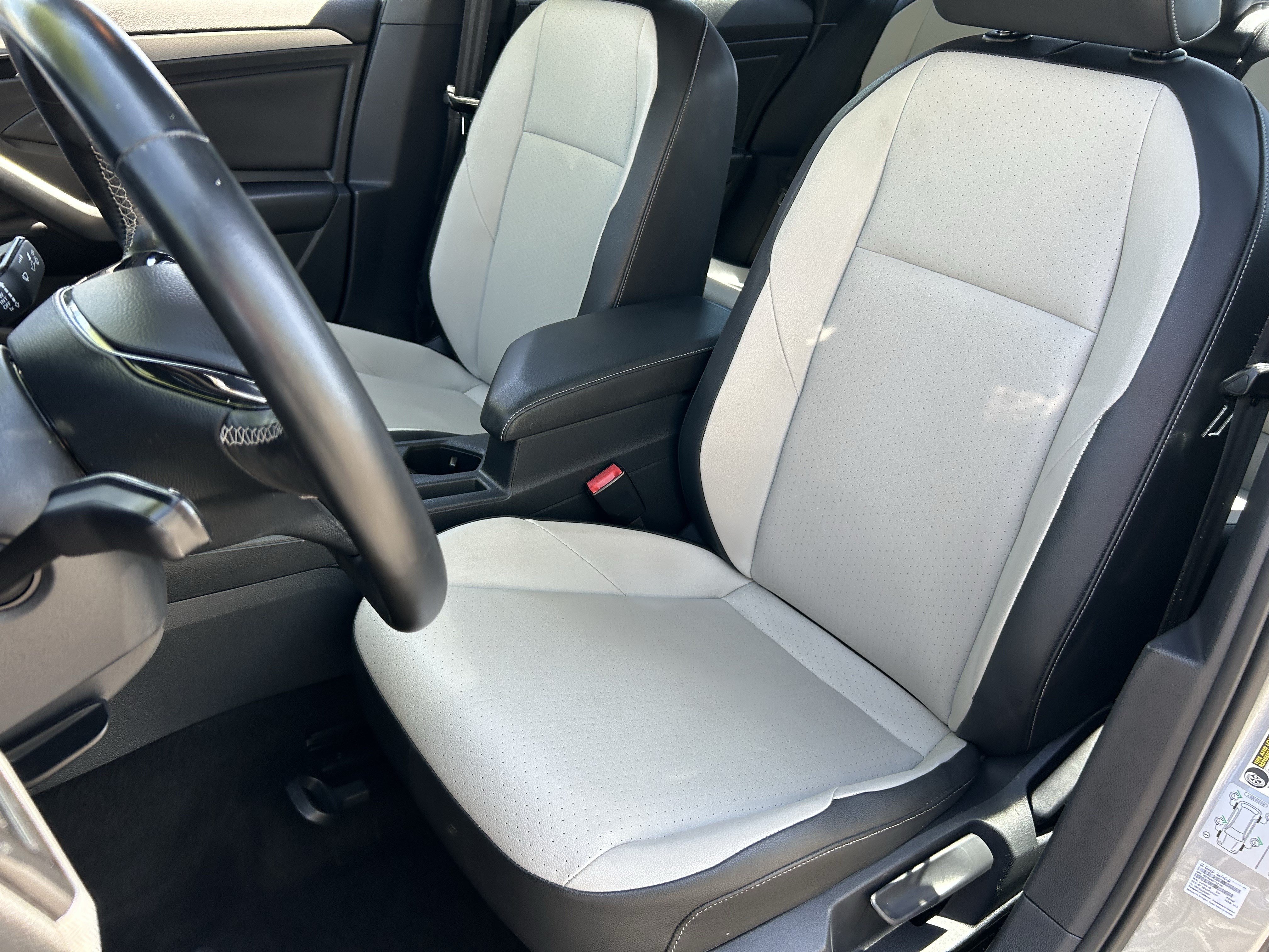 Used 2019 Volkswagen Jetta R-Line w/ R-Line Cold Weather Package FWD image 18
