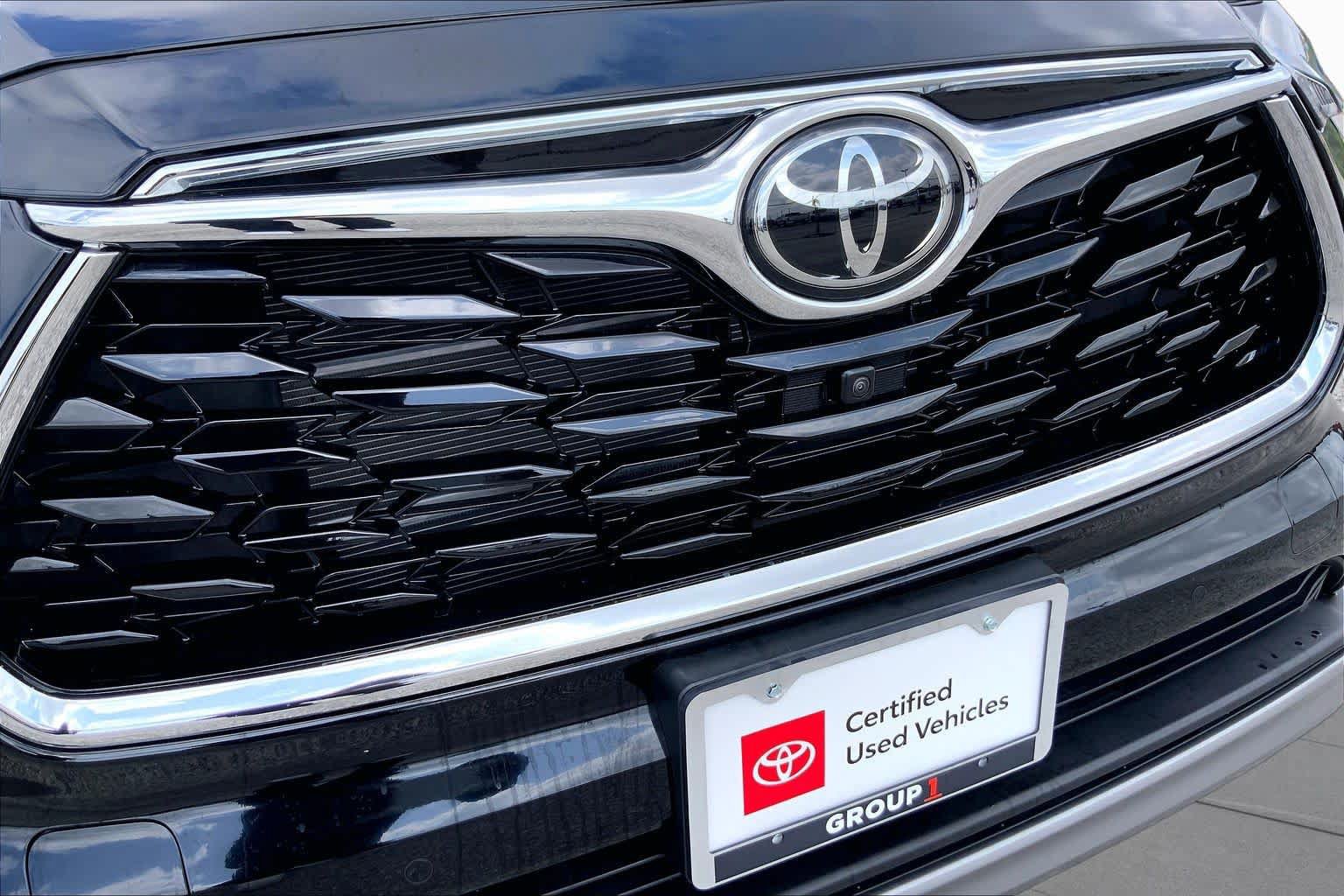 Certified 2026 Toyota Highlander Platinum AWD/4WD image 29