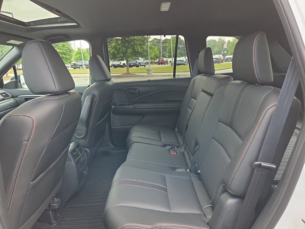 Used 2023 Honda Passport TrailSport image 11
