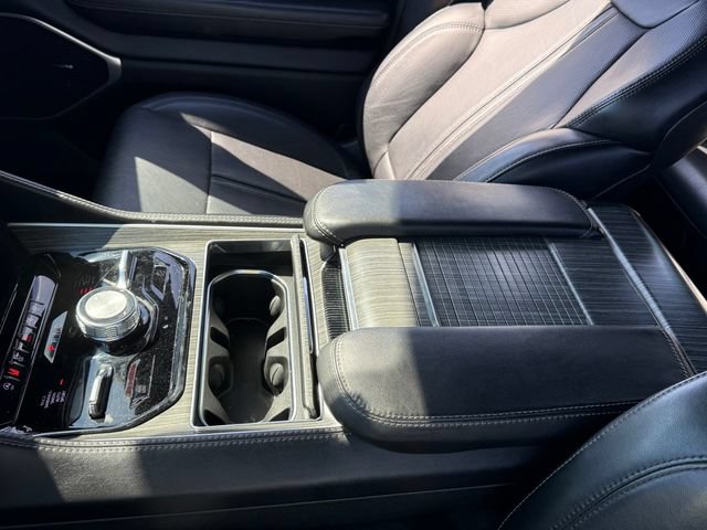 Used 2023 Jeep Wagoneer Series III w/ Preferred Equipment Group AWD/4WD image 26