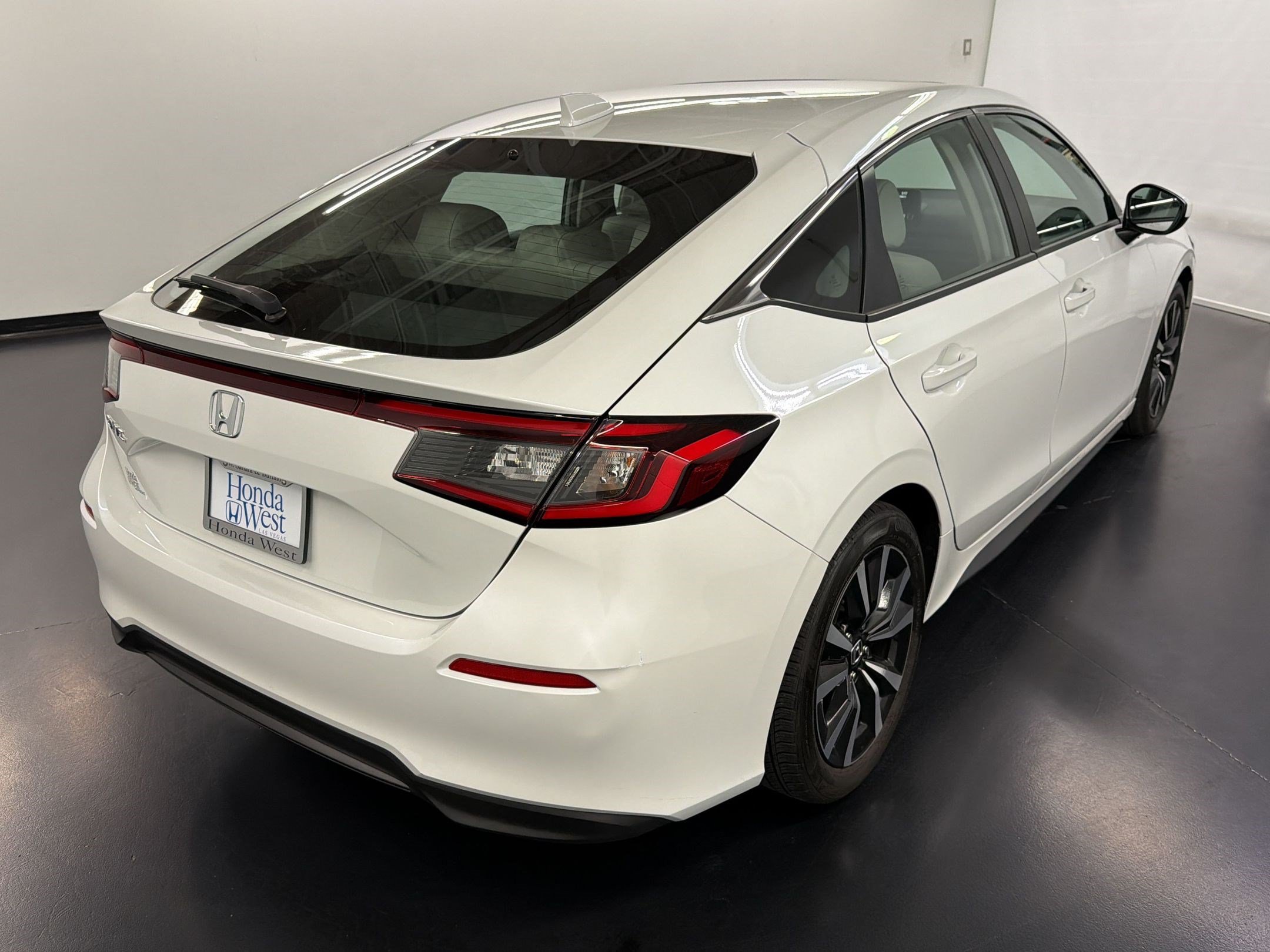 Certified 2024 Honda Civic EX-L image 9