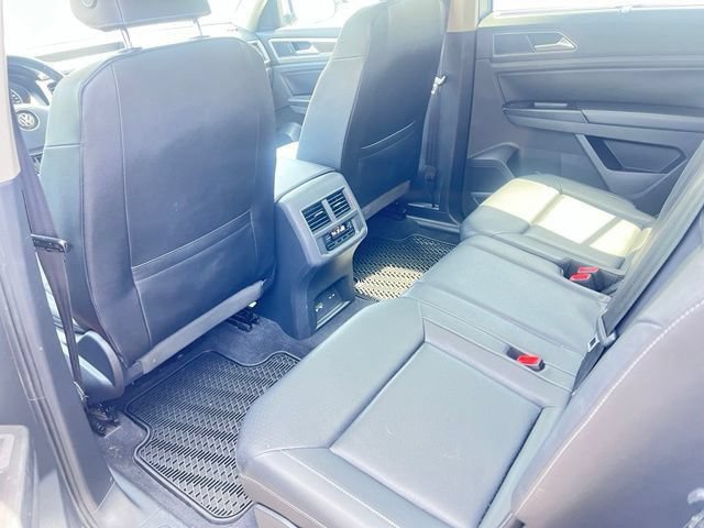 Used 2018 Volkswagen Atlas SEL w/ R-Line Package FWD image 4