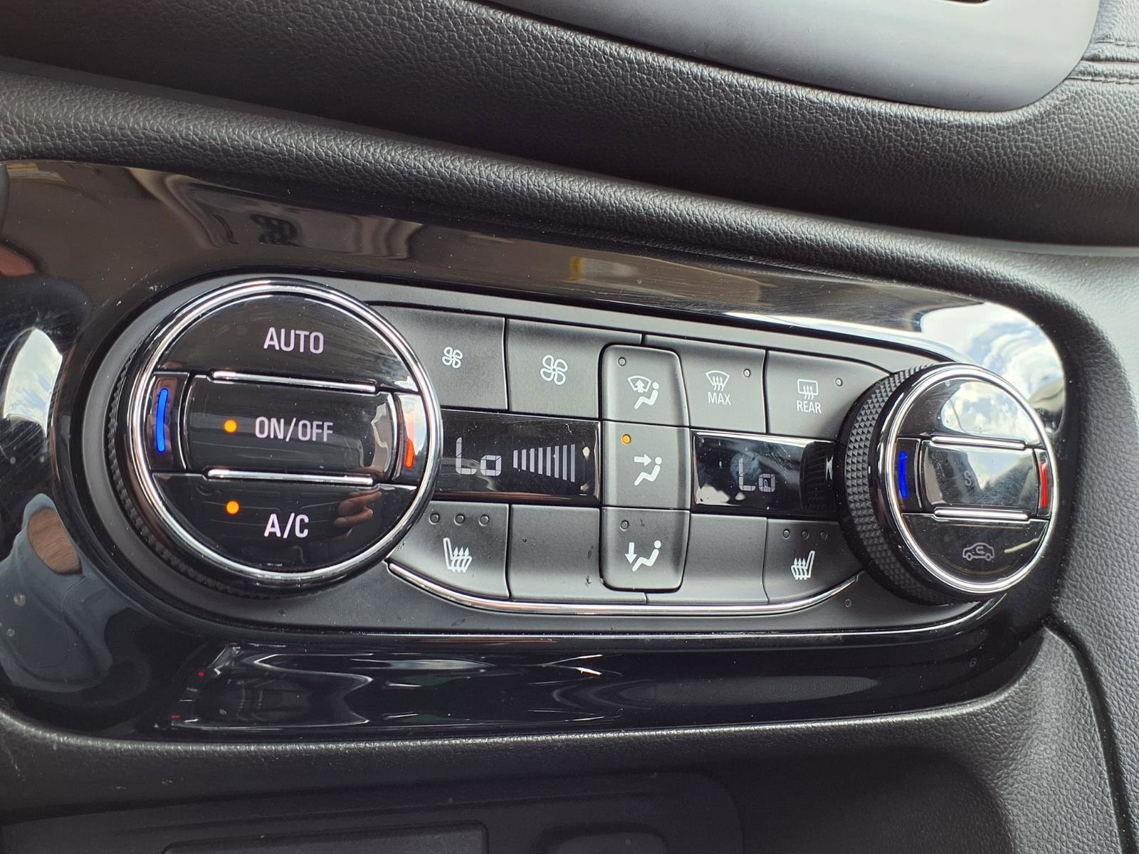 Used 2023 Buick Encore GX Select w/ Sport Touring Package image 8