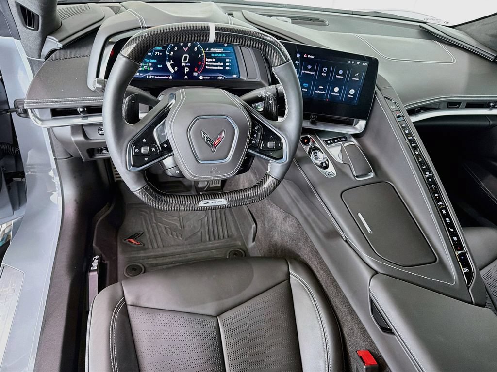 Used 2025 Chevrolet Corvette Z06 RWD image 23