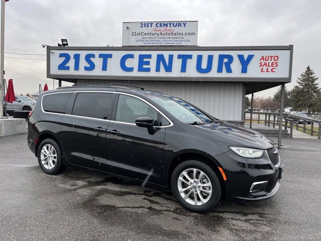 Used 2022 Chrysler Pacifica Touring image 1