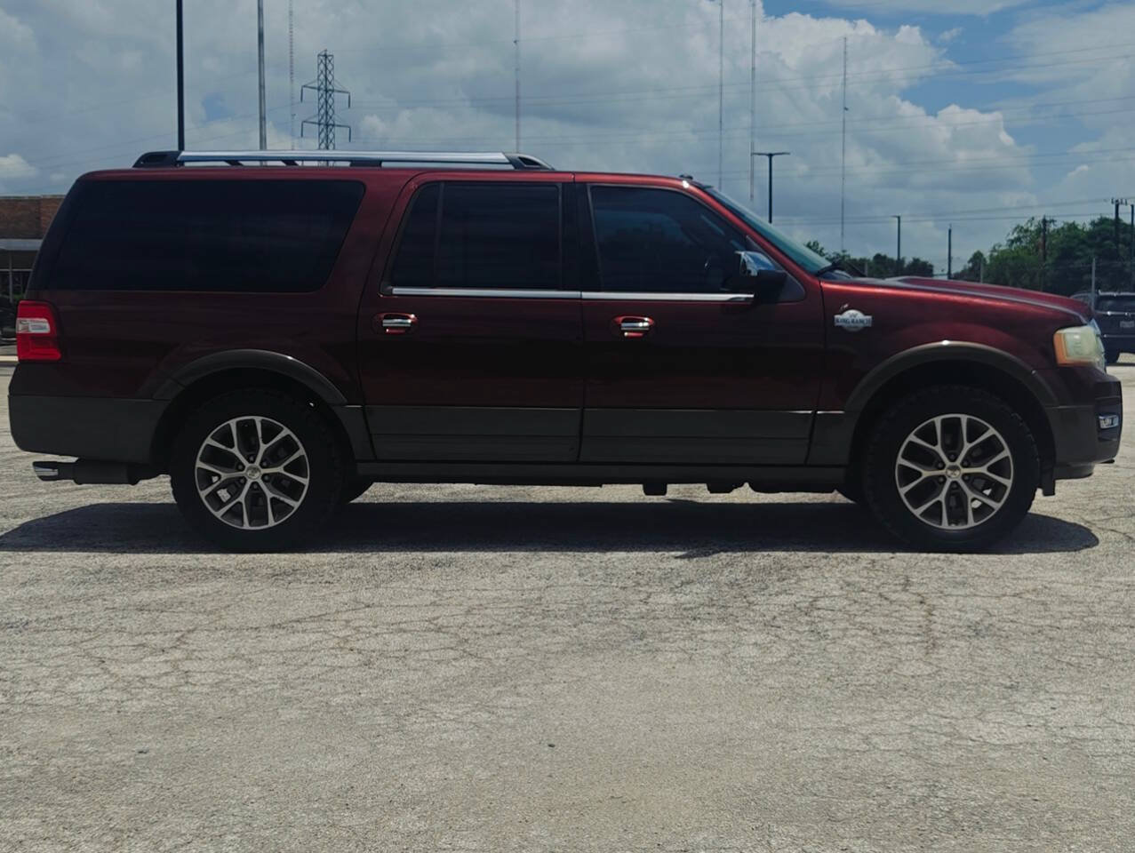 Used 2016 Ford Expedition EL King Ranch AWD/4WD image 2