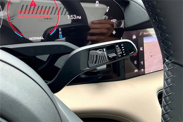 New 2025 Porsche Taycan image 36