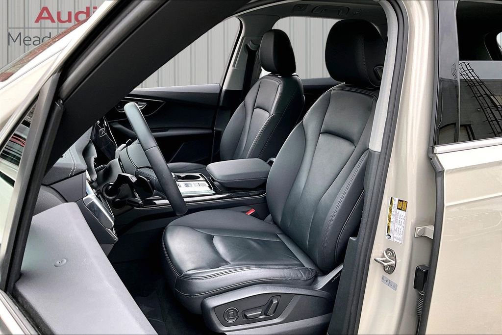 Used 2023 Audi Q7 2.0T Premium w/ Convenience Package image 21