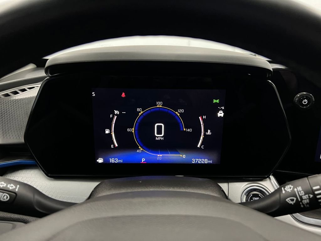 Used 2024 Chevrolet Trax LT w/ LT Convenience Package image 17