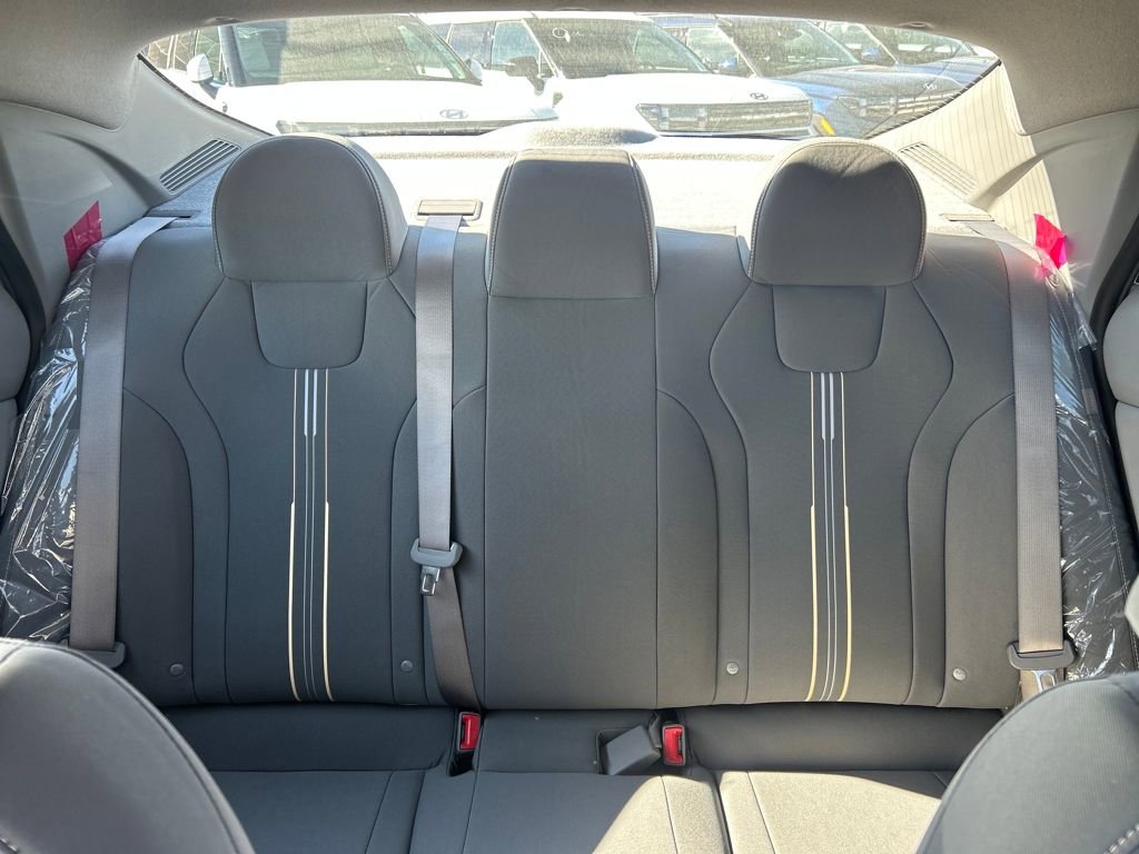 New 2026 Hyundai Elantra Blue image 13