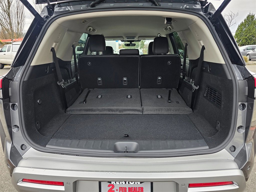 New 2025 Nissan Pathfinder SL image 9