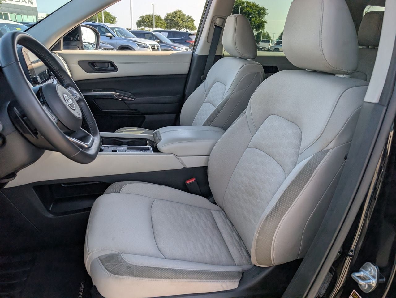Used 2023 Nissan Pathfinder SV FWD image 25