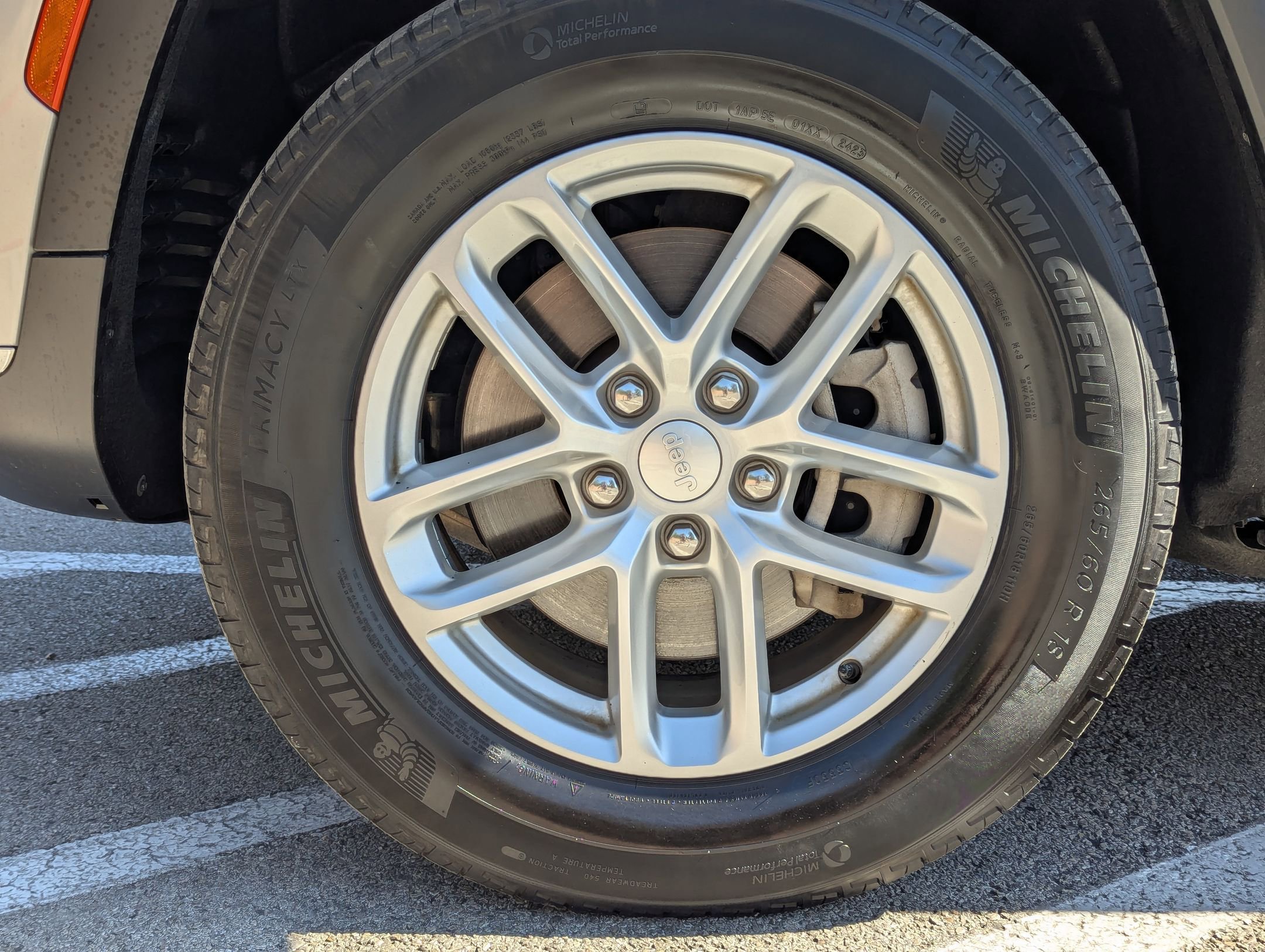 Used 2023 Jeep Grand Cherokee L Laredo image 31