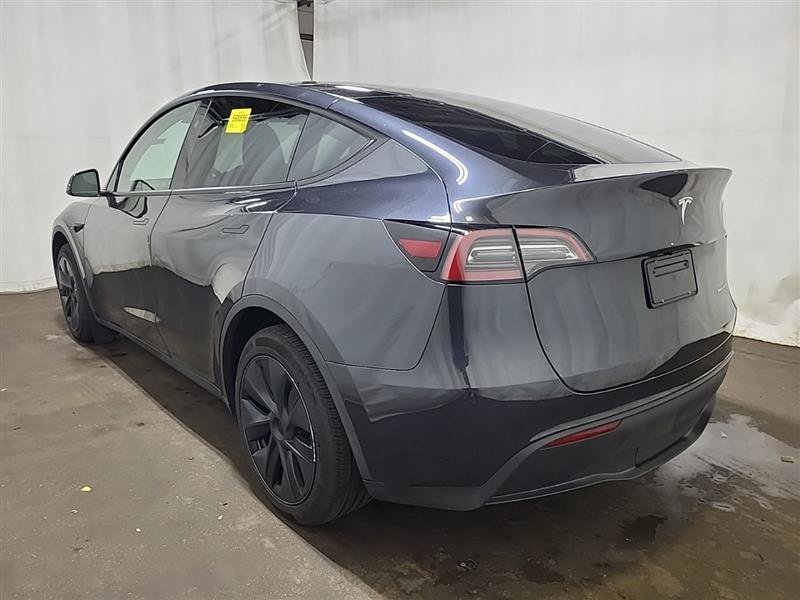 Used 2023 Tesla Model Y Long Range AWD/4WD image 2