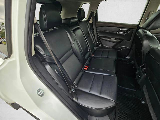 Used 2021 Nissan Rogue SV w/ Premium Package image 19