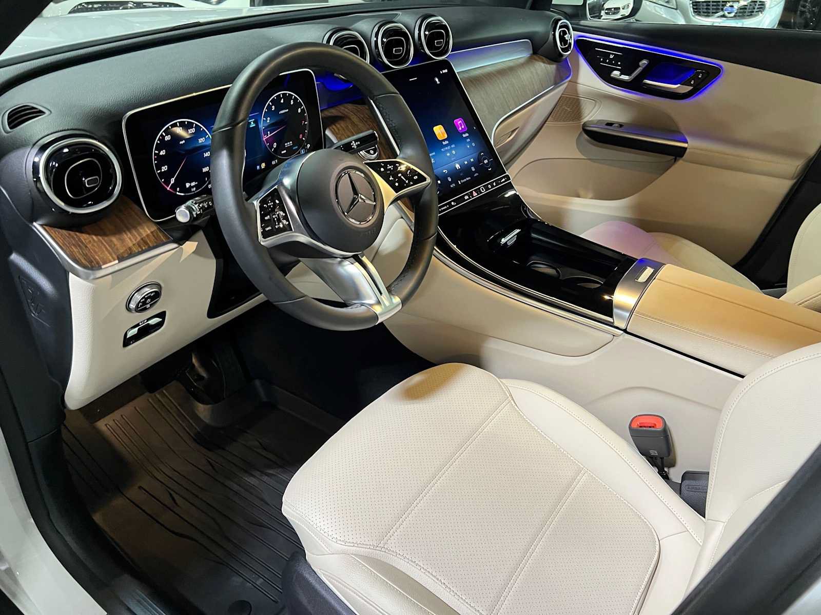 Used 2026 Mercedes-Benz GLC 300 4MATIC image 27