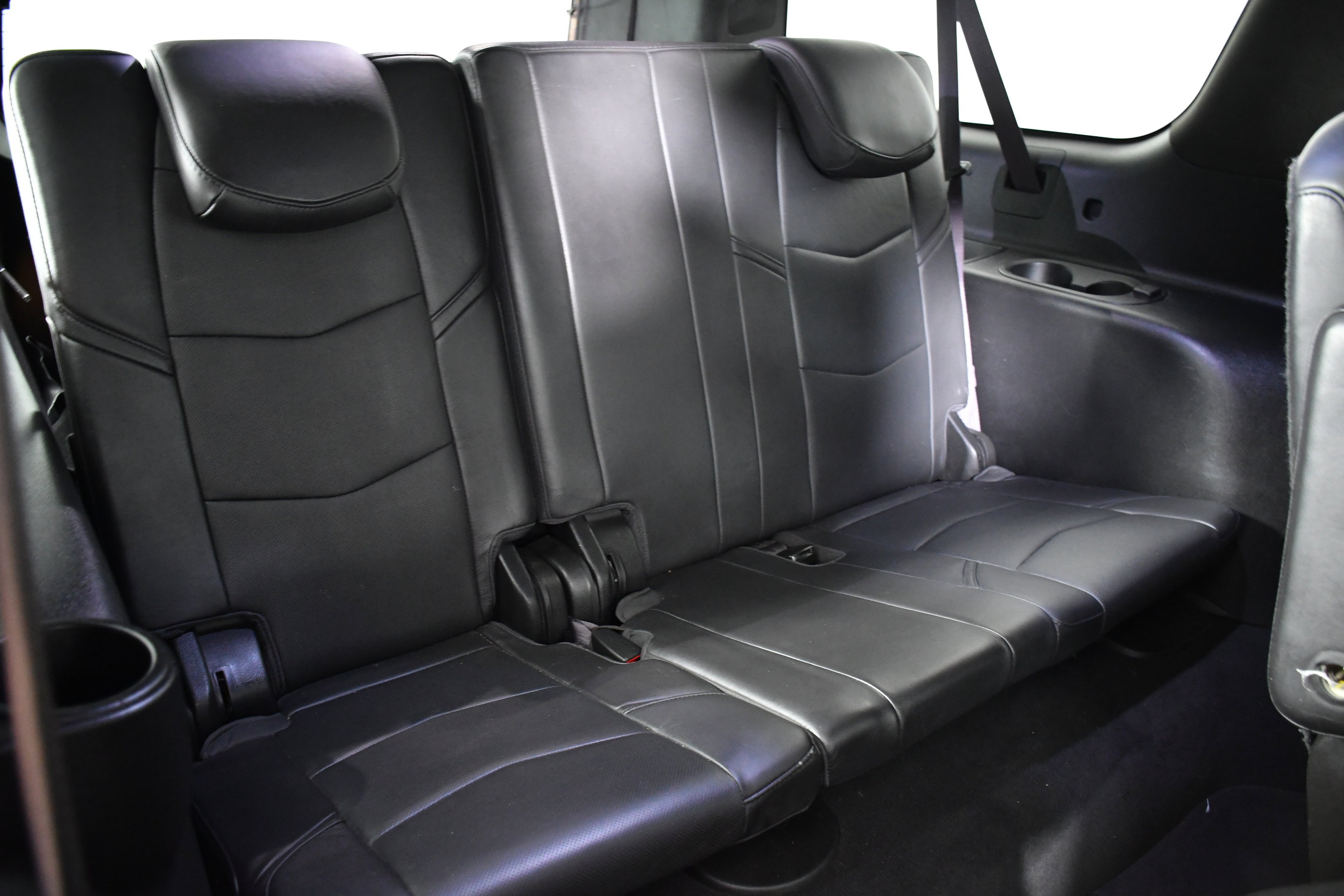 Used 2017 Cadillac Escalade ESV Platinum image 26