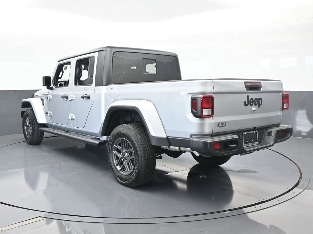Used 2024 Jeep Gladiator Sport image 4