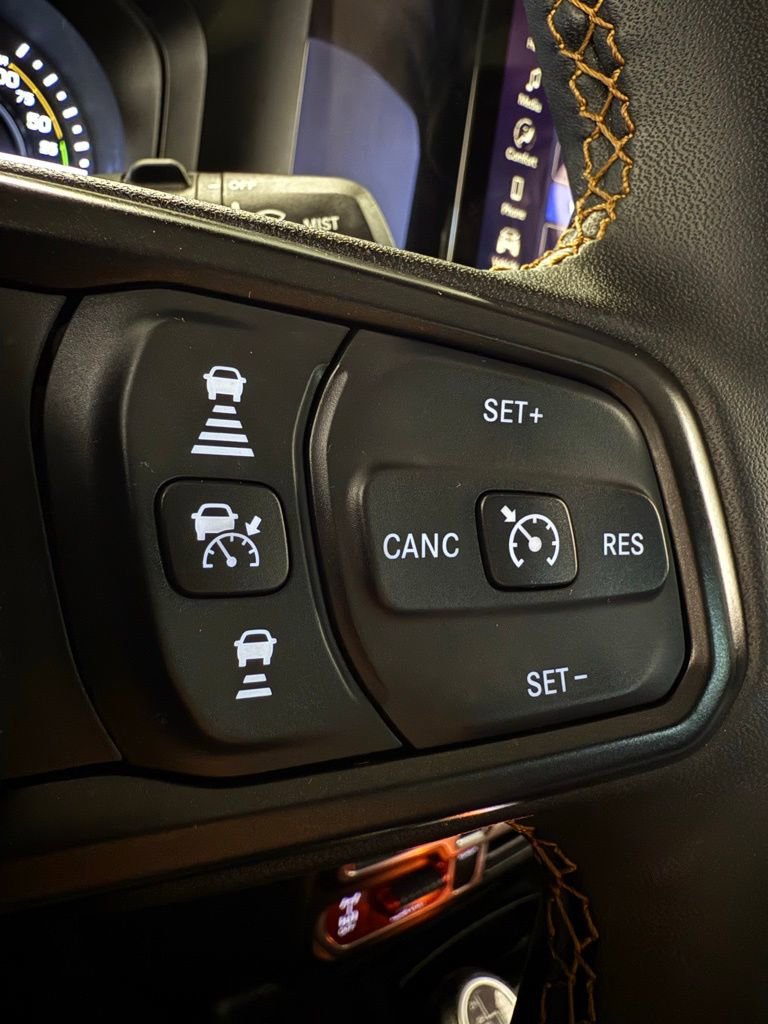 Used 2024 Jeep Wrangler Unlimited image 35