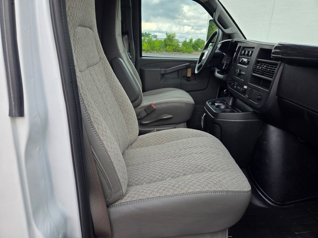 New 2025 Chevrolet Express 3500 w/ Power Convenience Package image 4
