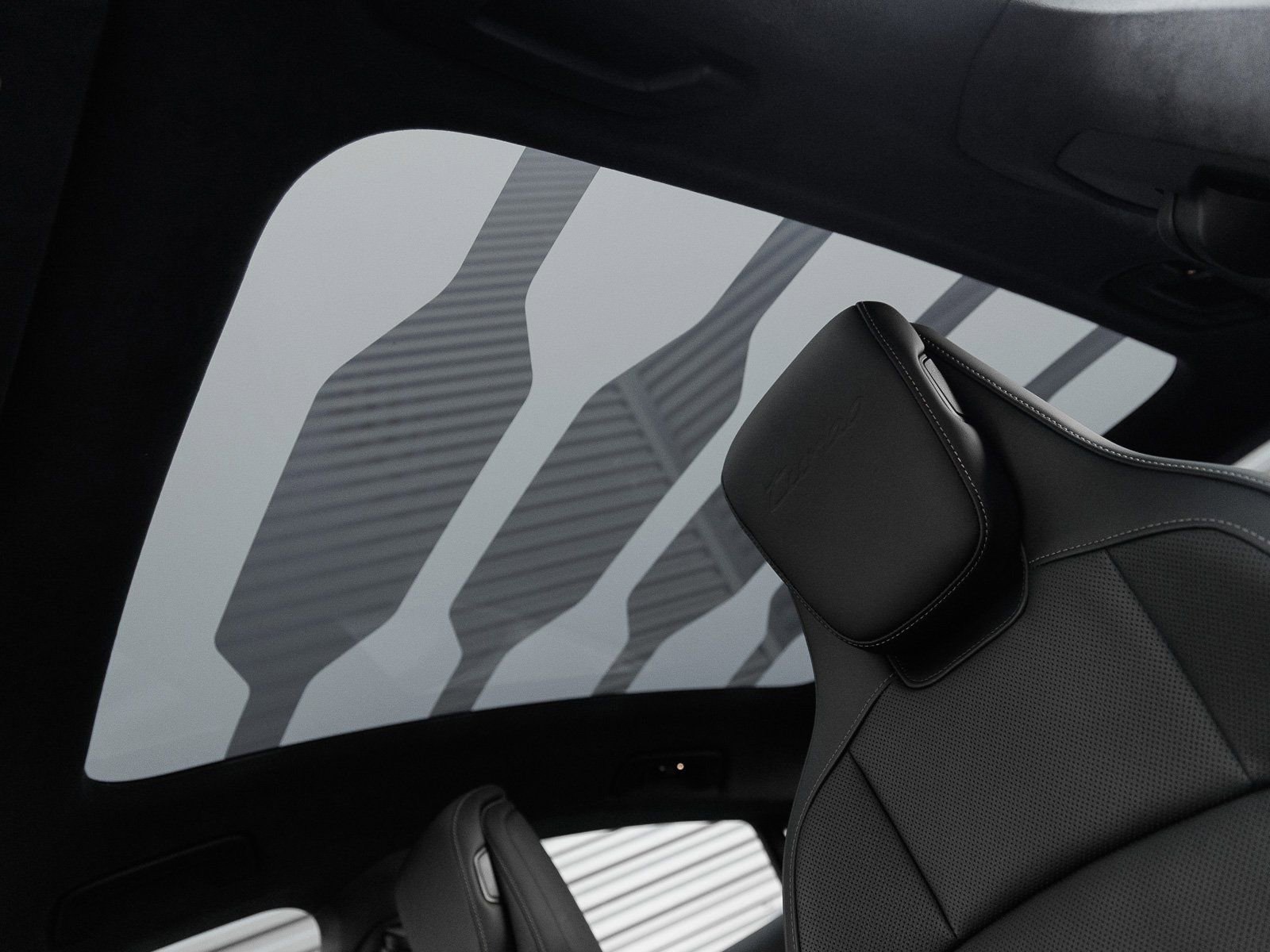 New 2025 Porsche Taycan Turbo AWD/4WD image 18