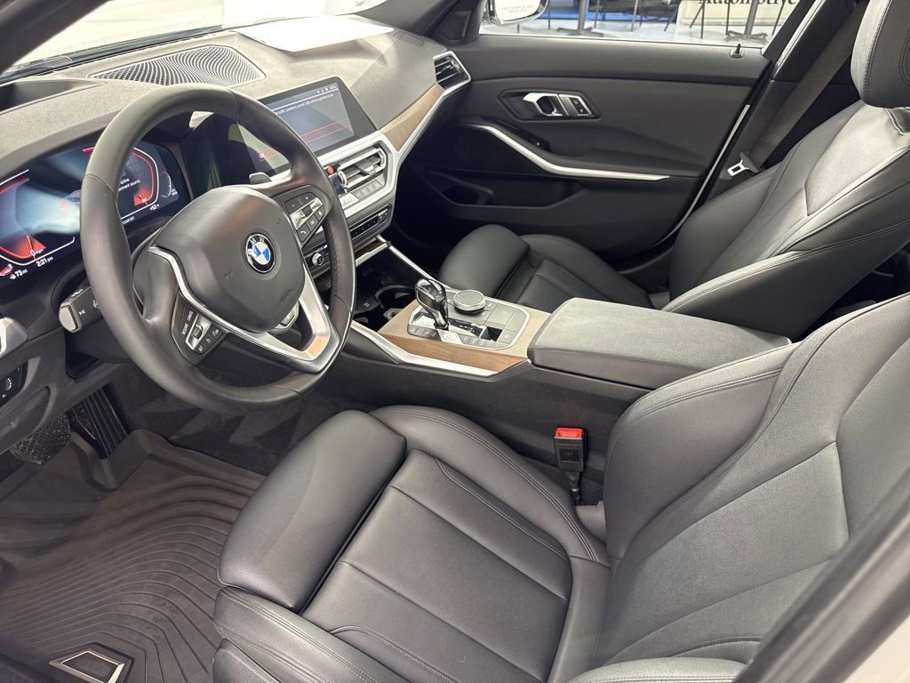 Used 2019 BMW 330i xDrive Sedan w/ Premium Package image 13