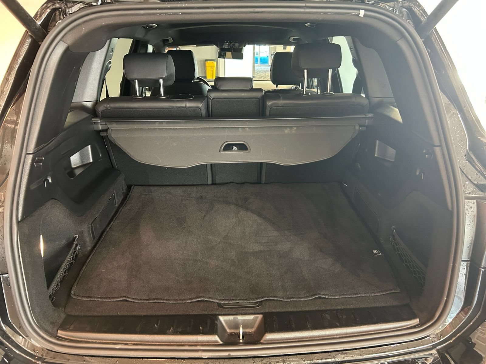 Used 2025 Mercedes-Benz GLB 250 image 32