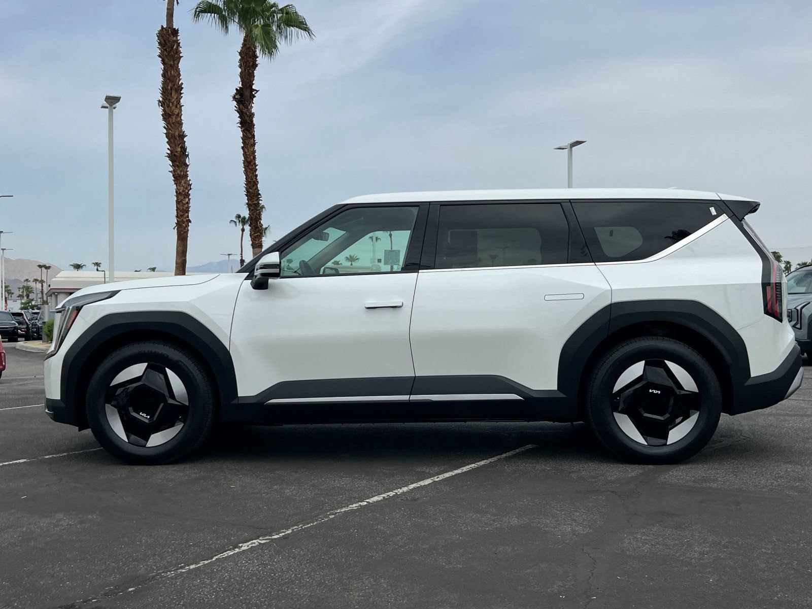 Certified 2024 Kia EV9 Light Long Range RWD image 6