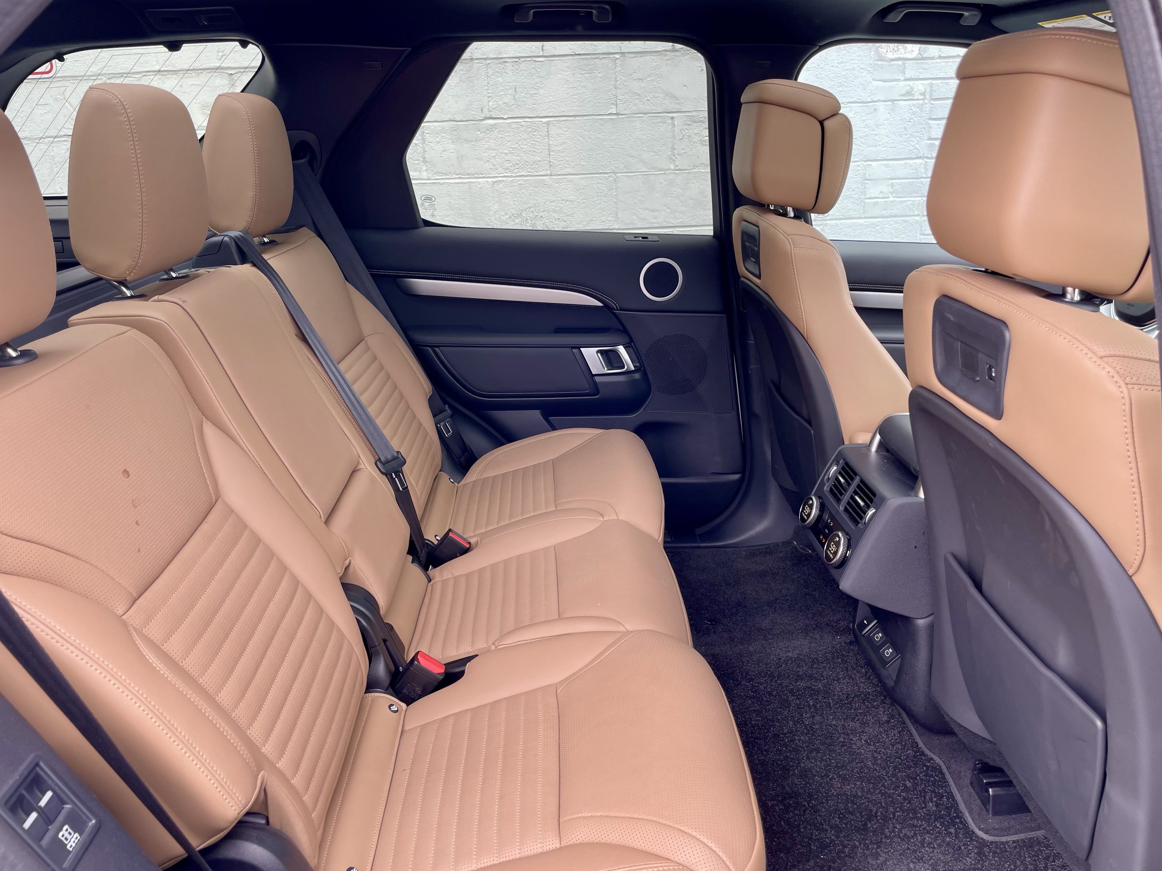Certified 2025 Land Rover Discovery Dynamic SE AWD/4WD image 31