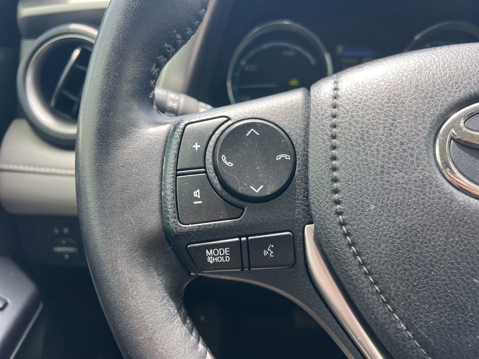 Used 2017 Toyota RAV4 XLE AWD/4WD image 17