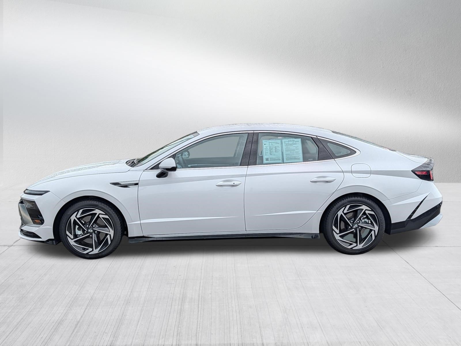 Certified 2026 Hyundai Sonata SEL AWD/4WD image 4