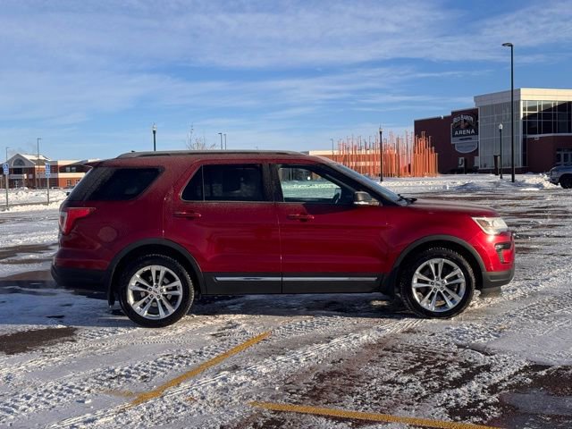 Used 2019 Ford Explorer XLT w/ Equipment Group 202A image 2