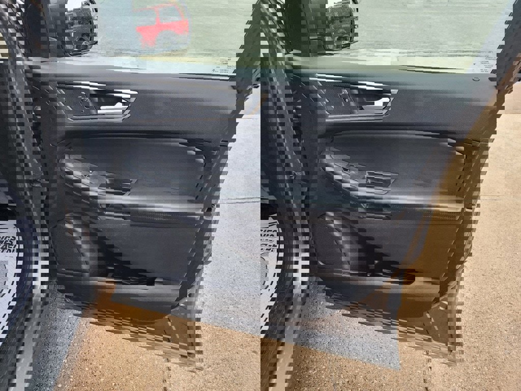 Used 2022 Ford Edge SEL w/ Convenience Package image 13