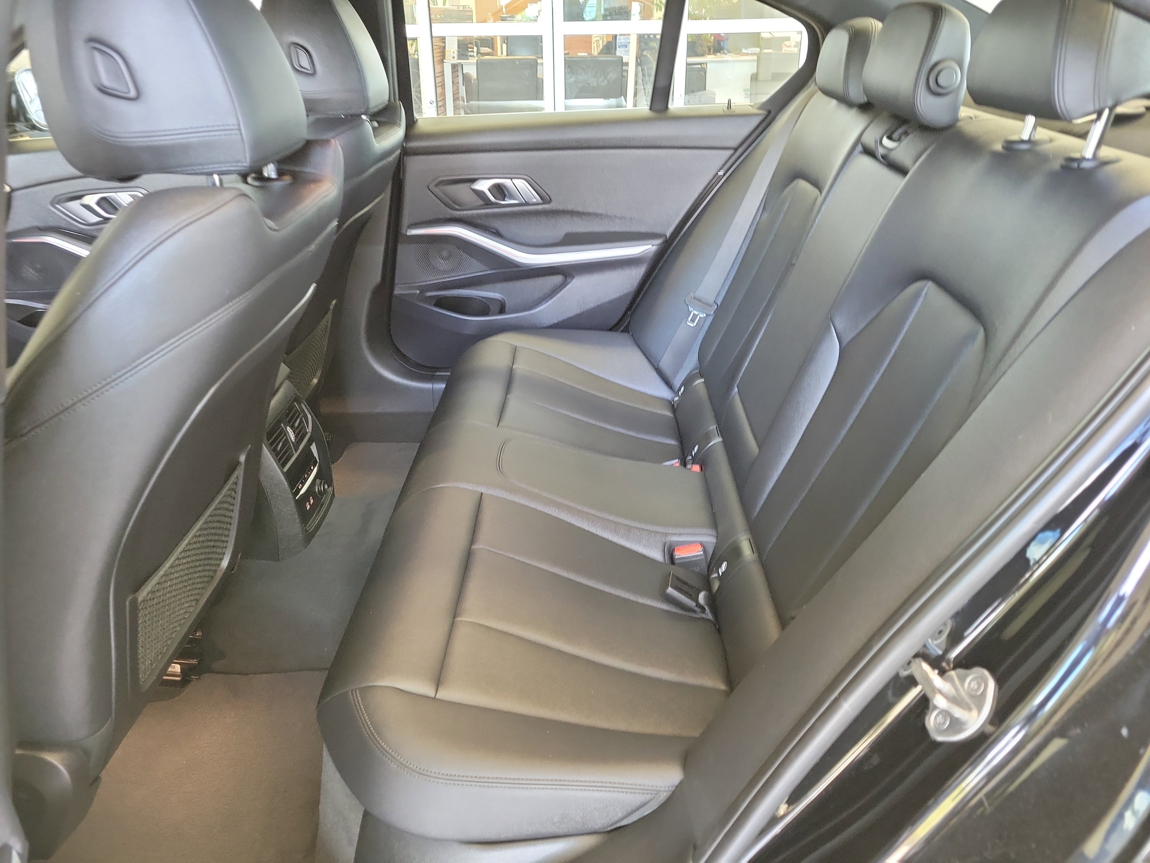 Used 2019 BMW 330i xDrive Sedan w/ Convenience Package image 16