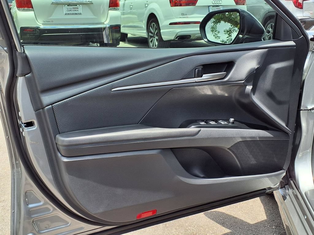 Used 2026 Toyota Camry SE FWD image 24