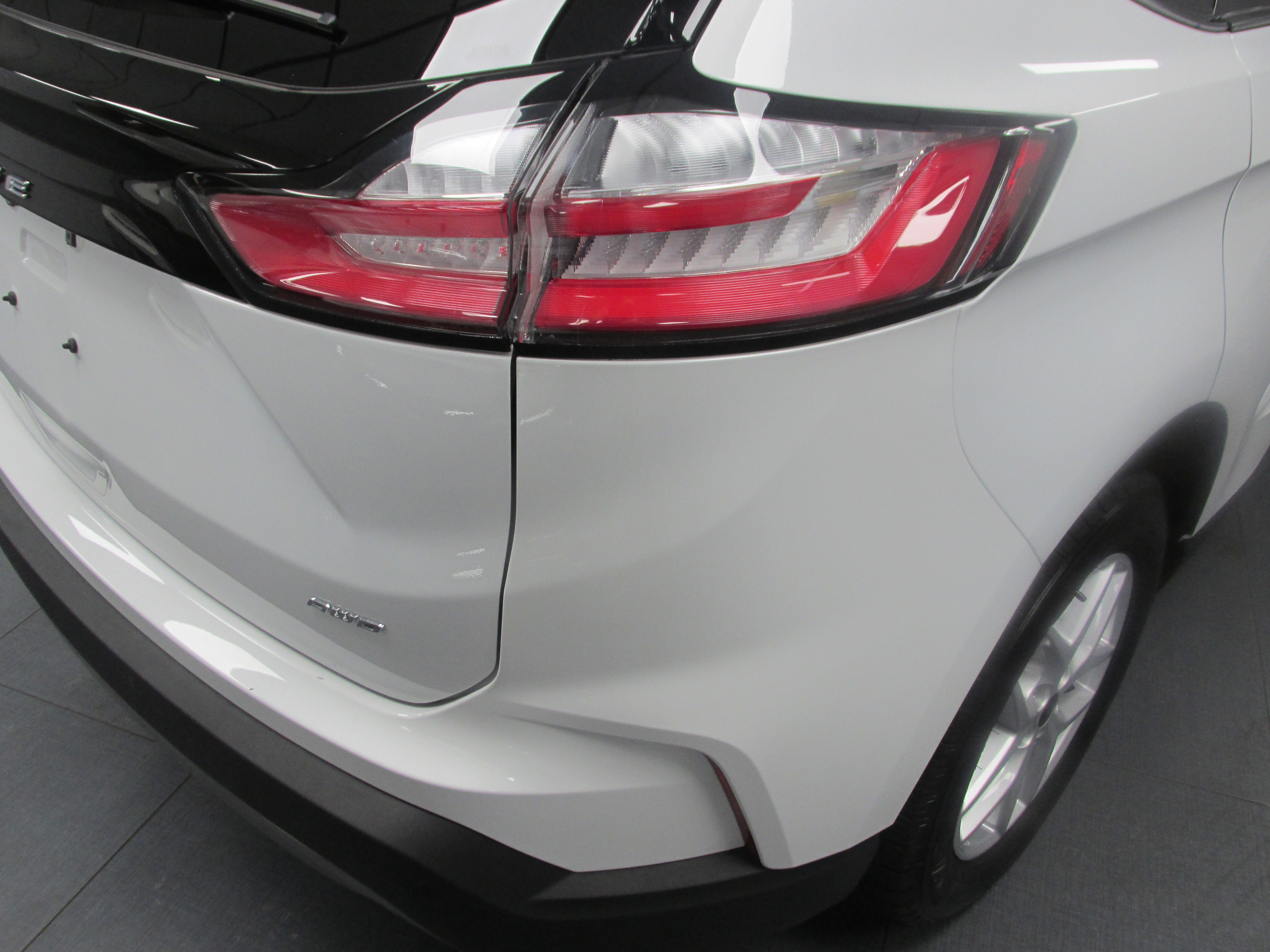 Used 2023 Ford Edge SEL w/ Convenience Package image 10