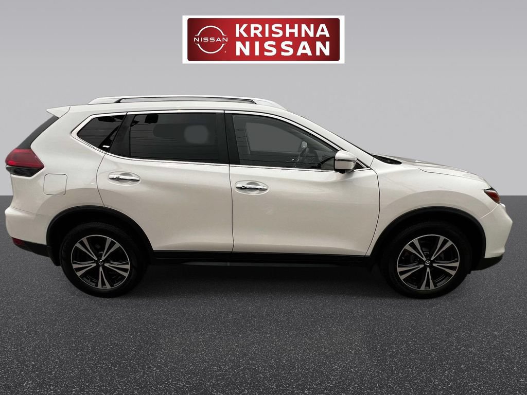 Used 2019 Nissan Rogue SV w/ Sun & Sound Touring Package AWD/4WD image 4