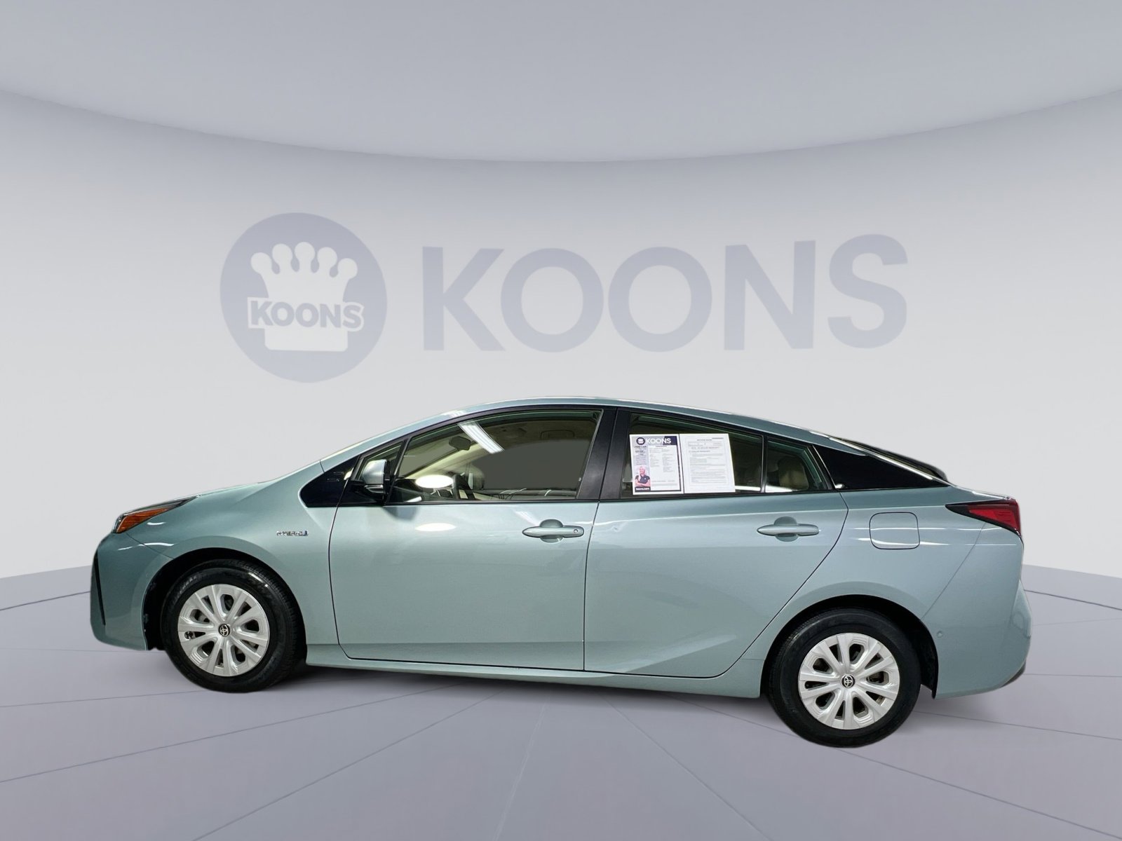 Used 2019 Toyota Prius LE image 8