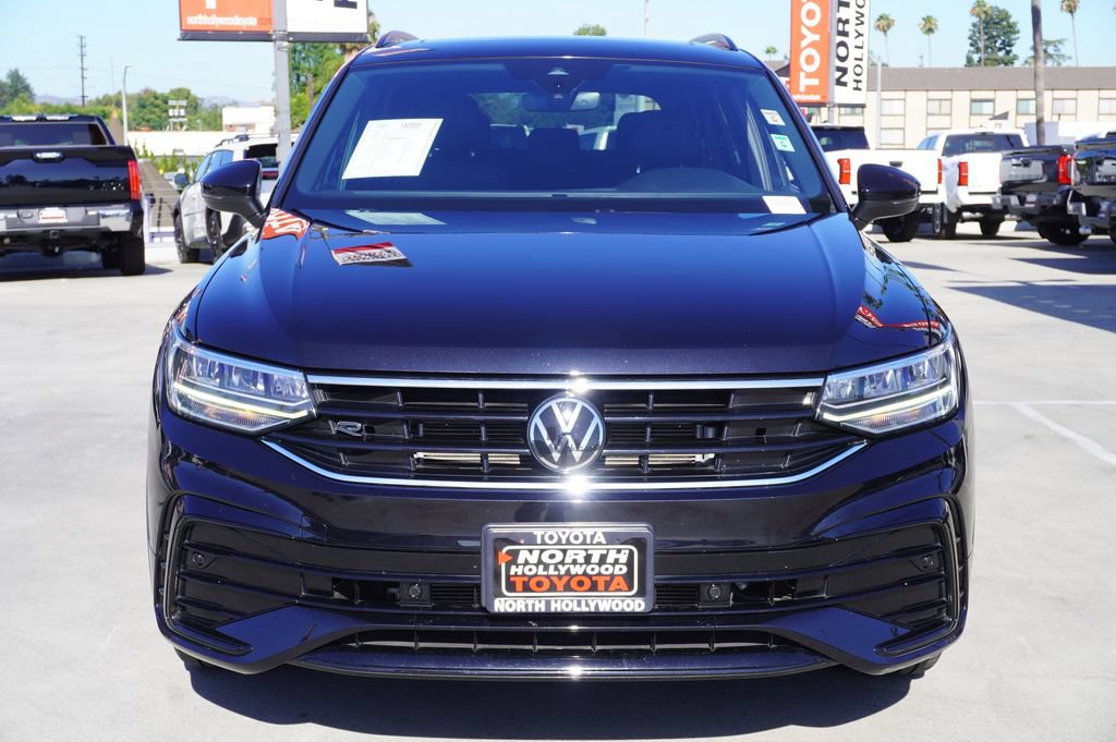 Used 2023 Volkswagen Tiguan SE R-Line AWD/4WD image 3