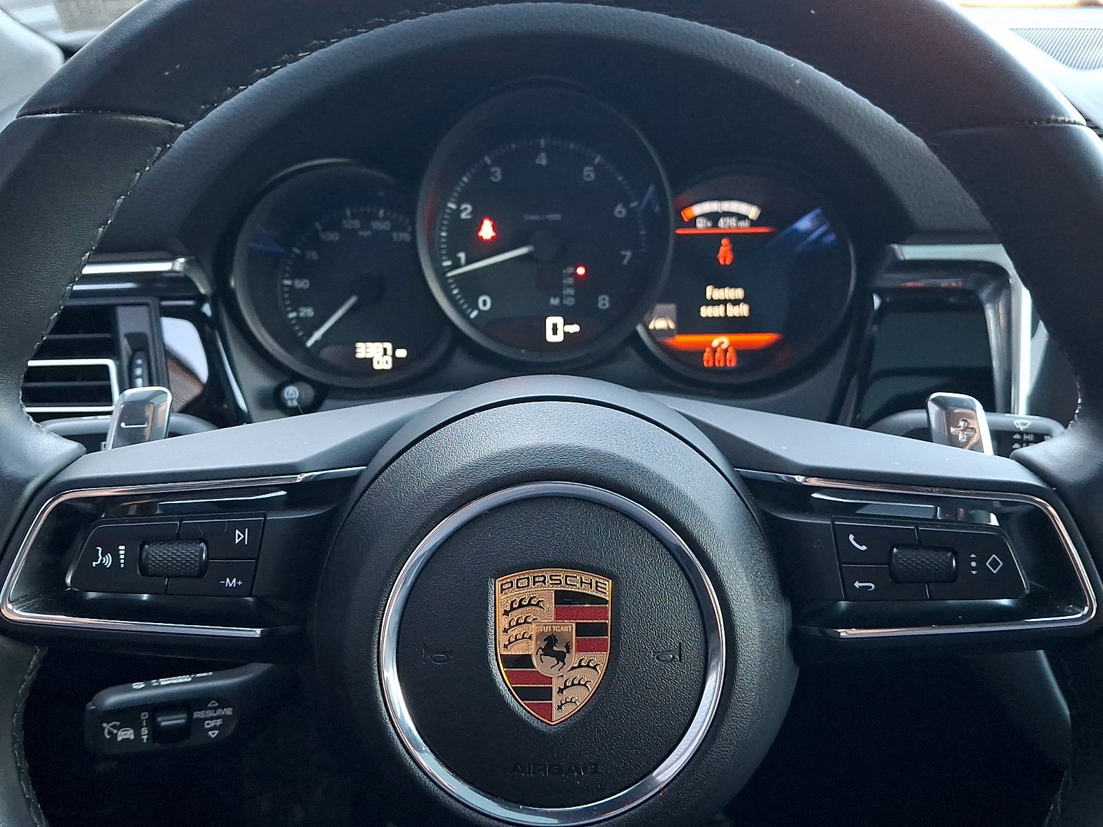 Certified 2025 Porsche Macan AWD/4WD image 23
