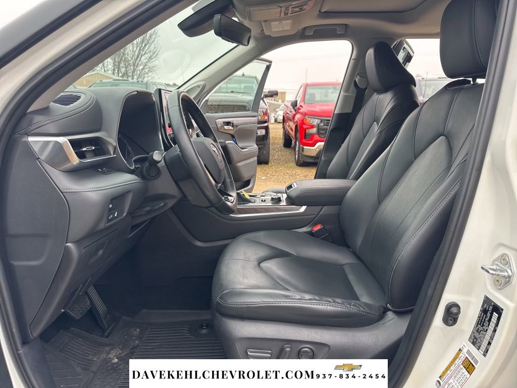 Used 2020 Toyota Highlander Limited image 11