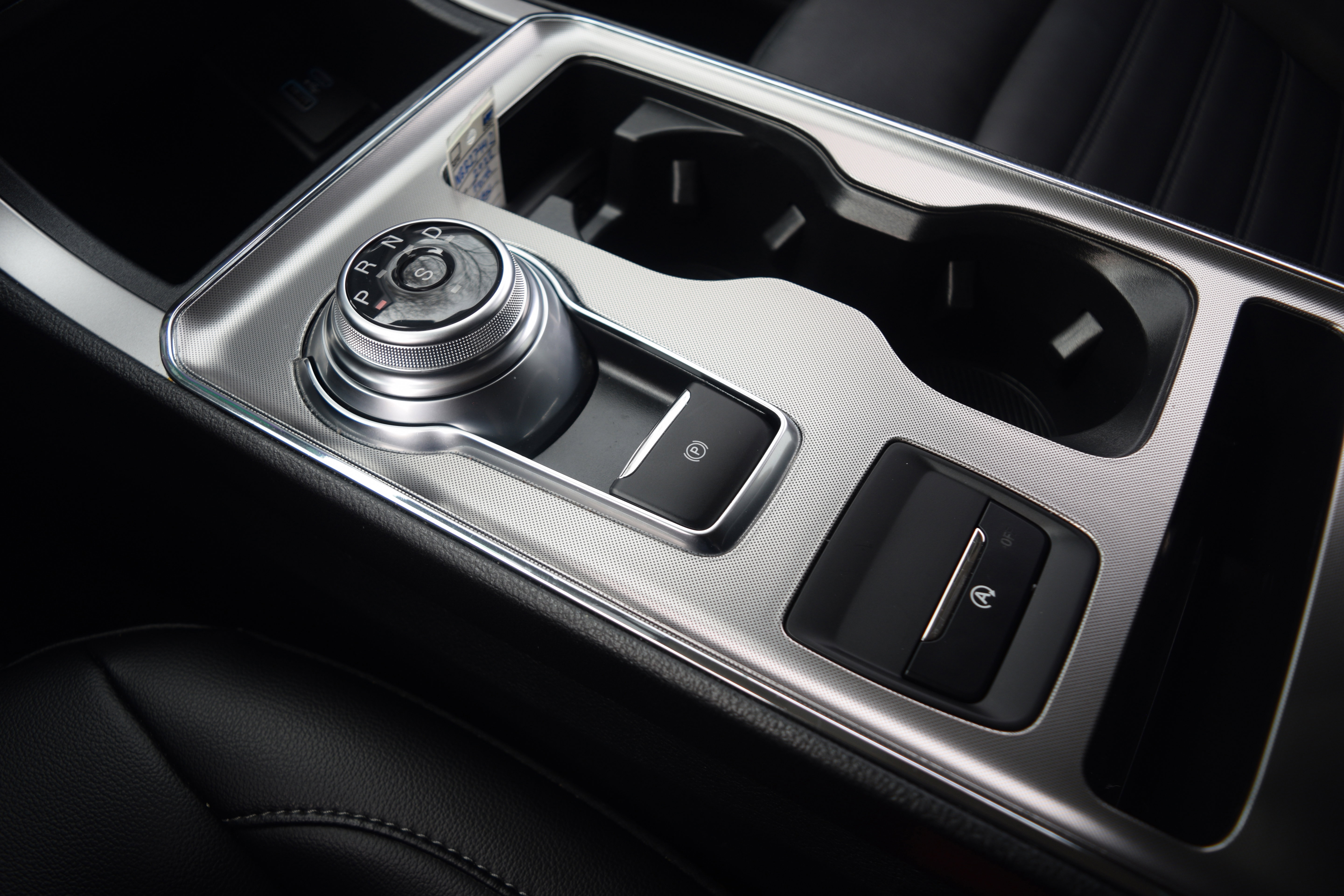 Used 2022 Ford Edge SEL w/ Convenience Package image 11