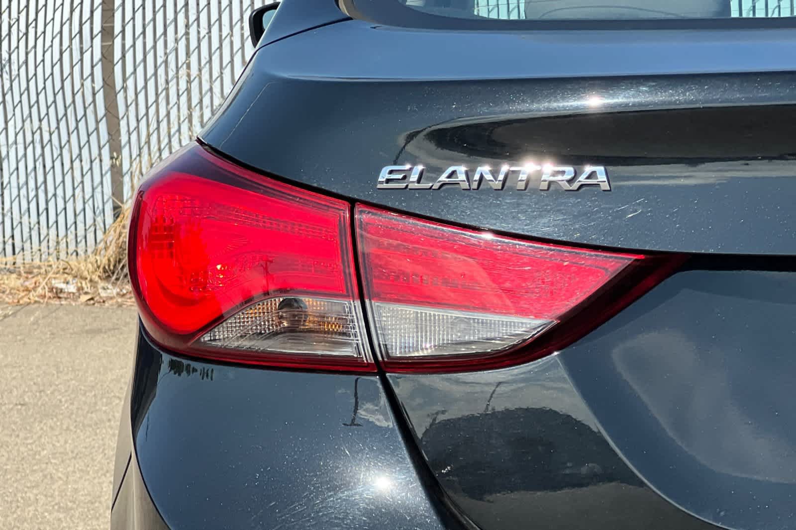 Used 2016 Hyundai Elantra SE FWD image 23