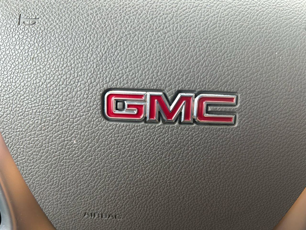 Used 2015 GMC Acadia SLE FWD image 21